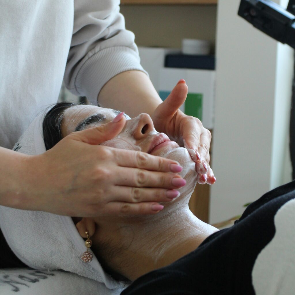 Facial treatment in Patna salon for glowing and healthy skin